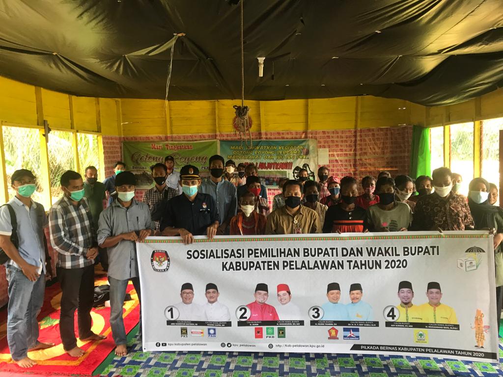 Sosialisasi KPU Riau dan Pelalawan kepada Suku Akit di Dusun Tanjung Medan Kuala Kampar